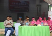 Peduli Masyarakat, Polres Mukomuko Bedah Rumah dan Santuni Anak Yatim
